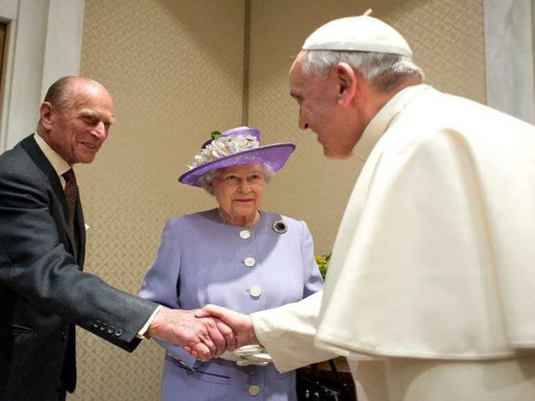 Papa Francesco: alla regina Elisabetta II, “sincere condoglianze” per la morte del principe Filippo