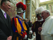 Papa Francesco alle Guardie Svizzere, “diversità culturale, religiosa e sociale è ricchezza umana e non minaccia”