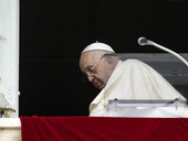 Papa Francesco: Angelus, “i santi non sono eroi irraggiungibili ma persone come noi”