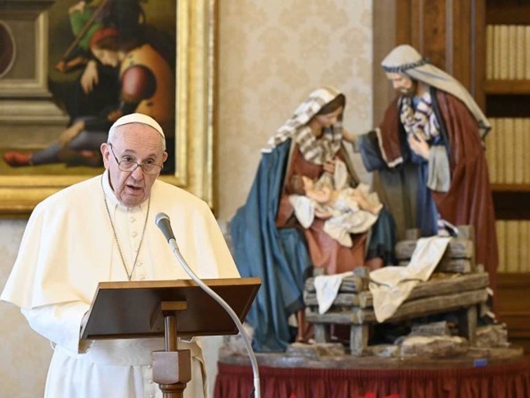 Papa Francesco: Angelus, “la luce di Cristo non si allarga per proselitismo ma per testimonianza”