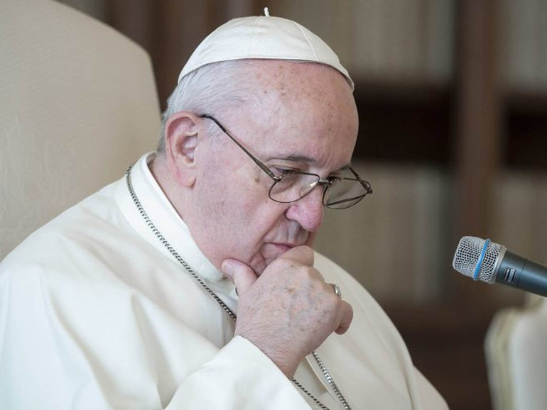 Papa Francesco: Angelus, “se litighiamo in famiglia non finisca la giornata senza fare la pace”