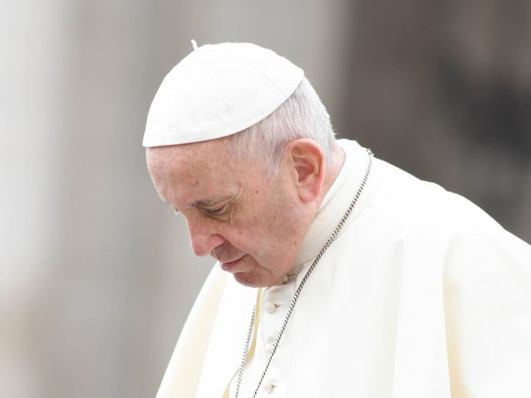 Papa Francesco: Bruni, “informato del rapporto” su abusi nella Chiesa dai vescovi francesi, dolore per le vittime