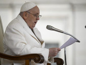 Papa Francesco: “Dobbiamo fare tutti gli sforzi per trattare, per negoziare, per finire la guerra”