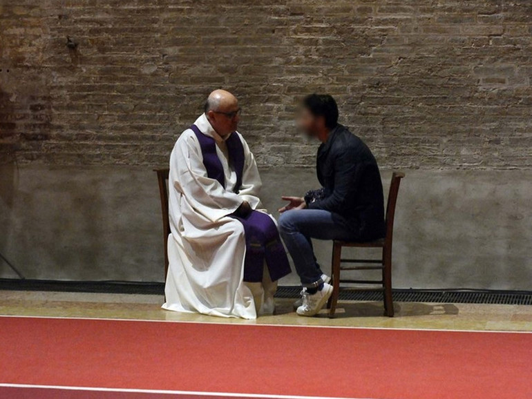Papa Francesco: “il sacramento della confessione non è per torturare, ma per dare pace”