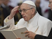 Papa Francesco: il testo della preghiera per l’Immacolata. “Vicina a famiglie che vivono indifferenza, rifiuto, disprezzo”