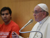 Papa Francesco: insegnare “come nascono i populismi” per non cadere “nello stesso errore”