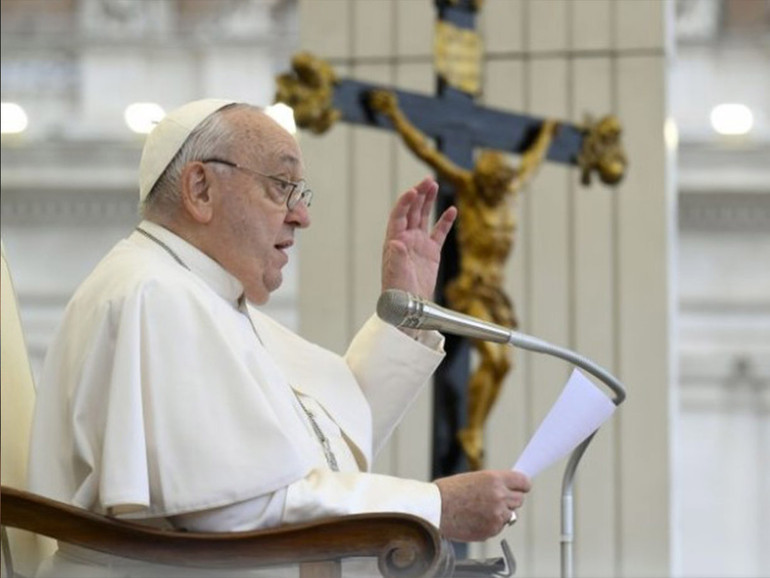 Papa Francesco: “La guerra cresce, preghiamo per la pace” Papa Francesco: “La guerra cresce, preghiamo per la pace”
