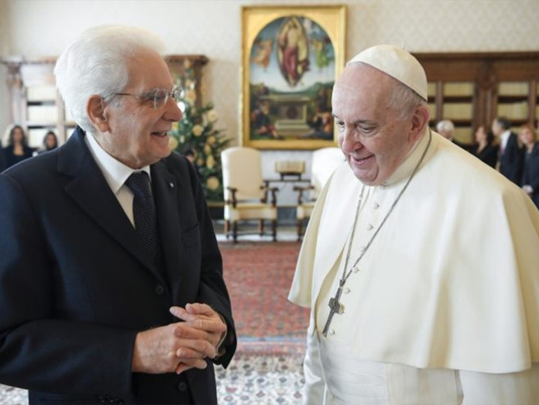 Papa Francesco: Mattarella, “sentiero della fratellanza è un saldo punto di riferimento per far prevalere le ragioni della pace”