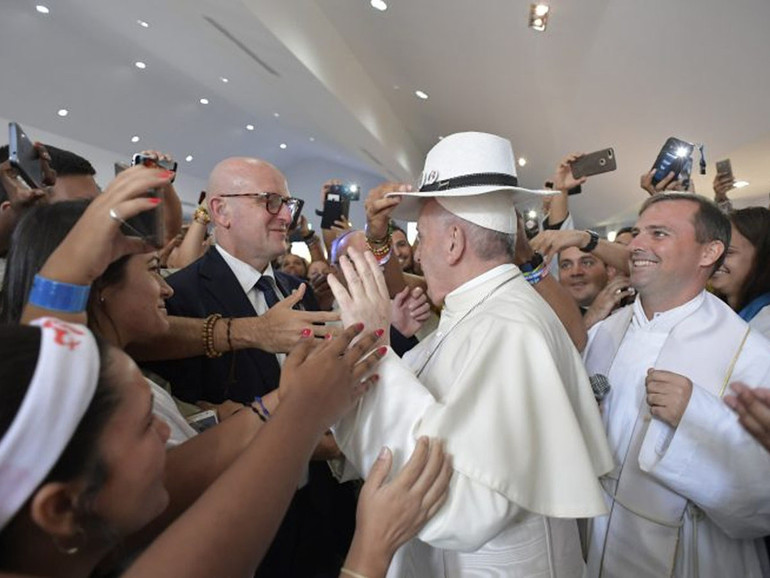 Papa Francesco: messaggio Gmg 2020, “i fallimenti sono un bene, se fanno crollare gli idoli”