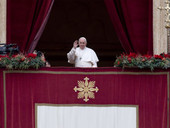 Papa Francesco: messaggio natalizio, “chi ha il potere di far tacere le armi ponga fine subito a questa guerra insensata” in Ucraina