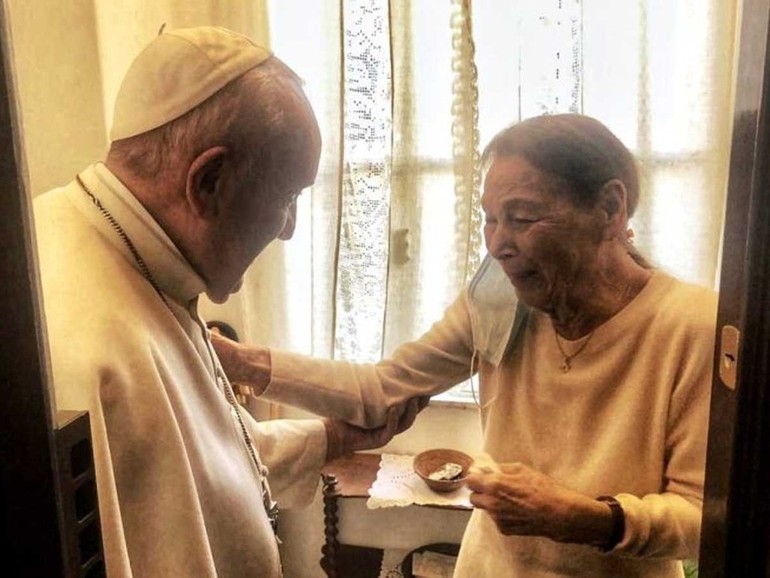 Papa Francesco: nel pomeriggio di sabato visita a Edith Bruck, poetessa sopravvissuta alla Shoah