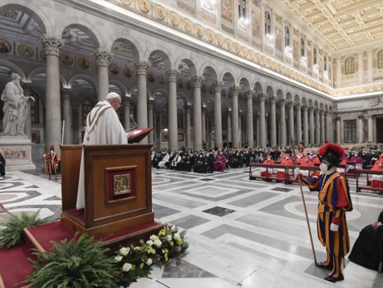 Papa Francesco: “non basiamo le nostre scelte sulle politiche del mondo, serviamo i bisognosi”