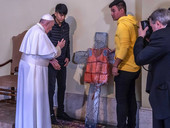 Papa Francesco: “Non è bloccando le navi che si risolve il problema dei migranti”