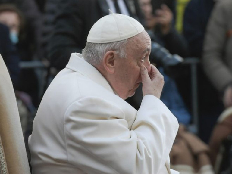 Papa Francesco: preghiera all’Immacolata, “avrei voluto portarti il ringraziamento del popolo ucraino per la pace”