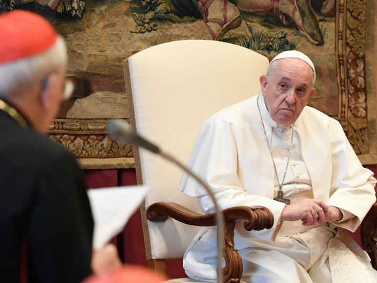 Papa Francesco: “Sarebbe bello se smettessimo di vivere in conflitto e tornassimo a sentirci in cammino”