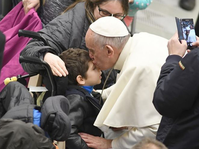 Papa Francesco: “Troppi pregiudizi sulla disabilità”