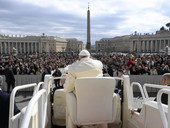 Papa Francesco: “vicino ai preti in crisi, la doppiezza clericale è pericolosa”