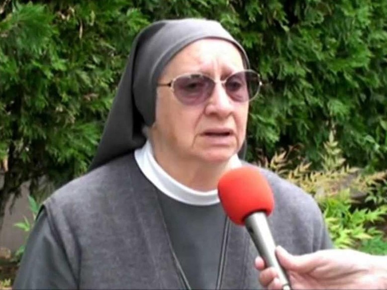 Papa Francesco. "Testi della Via Crucis al Colosseo affidati a suor Eugenia Bonetti”. Al centro le vittime di tratta Papa Francesco. "Testi della Via Crucis al Colosseo affidati a suor Eugenia Bonetti”. Al centro le vittime di tratta