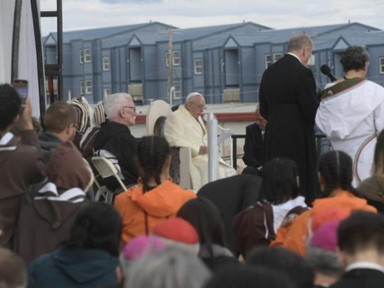 Papa in Canada: ai giovani, “libertà non è totale arbitrio, ma responsabilità”
