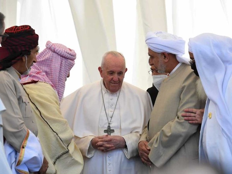 Papa in Iraq: “Sta a noi convertire gli strumenti di odio in strumenti di pace”