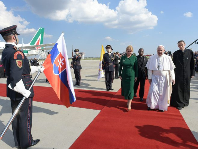 Papa in Slovacchia. Arcivescovo Zvolensky: “La visita è un grande dono spirituale e slancio per servire gli ultimi”