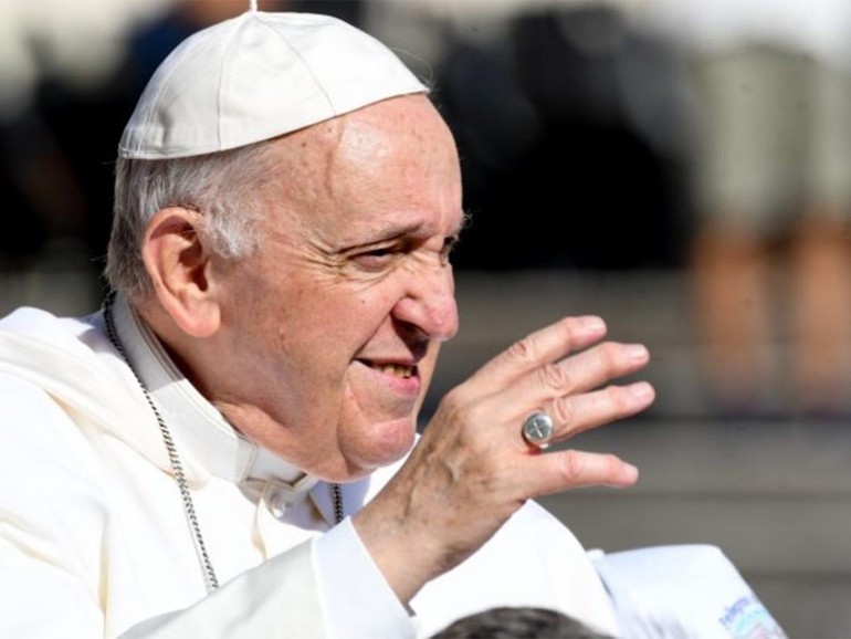 Papa in Sud Sudan: messa a Giuba, “deponiamo le armi dell’odio e della vendetta per imbracciare la preghiera e la carità”