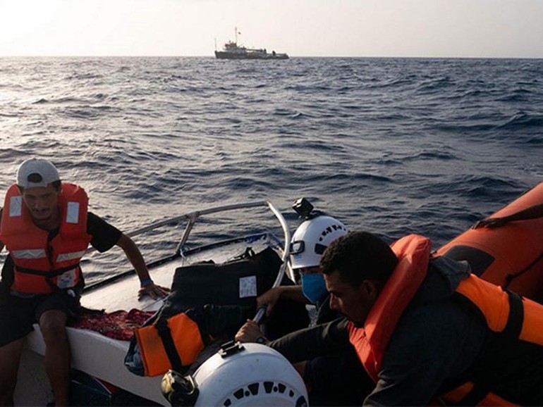 Parlamento Ue chiede azione ricerca e soccorso in mare