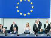 Parlamento Ue: Qatargate. Metsola (presidente), “democrazia sotto attacco”. Presunzione di innocenza, ma sospensione vicepresidente Kaili