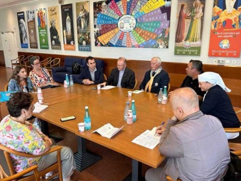 Pellegrinaggi: Sncf blocca treni bianchi pellegrini per e da Lourdes. Palese (Unitalsi), “dalle ferrovie francesi nessun rispetto per gli ammalati... Pellegrinaggi: Sncf blocca treni bianchi pellegrini per e da Lourdes. Palese (Unitalsi), “dalle ferrovie francesi nessun rispetto per gli ammalati...