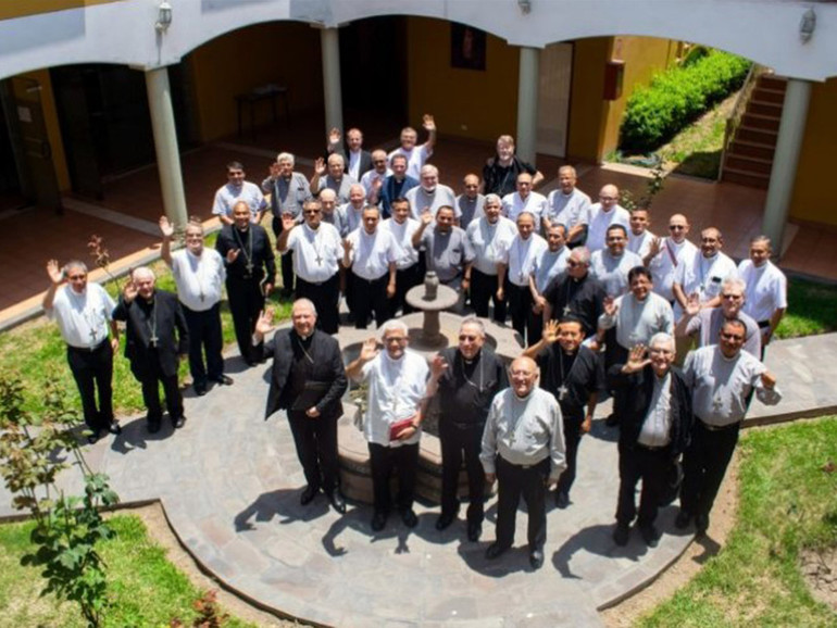 Perù: vescovi su situazione Paese, “serve deciso cambio di rotta, vogliamo la pace! Offriamo il nostro servizio per mediare e costruire ponti”
