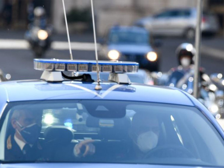 Poliziotti arrestati a Verona. Fiasco: “Non si possono liquidare come mele marce. Ci sono responsabilità della politica” Poliziotti arrestati a Verona. Fiasco: “Non si possono liquidare come mele marce. Ci sono responsabilità della politica”