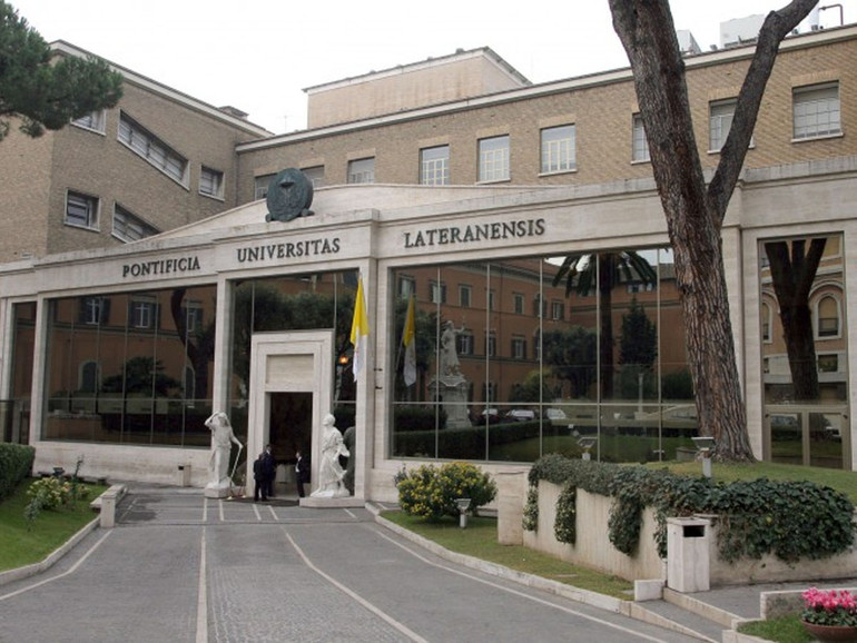 Pontificia università lateranense e statale di Perugia: un’intesa che vale doppio Pontificia università lateranense e statale di Perugia: un’intesa che vale doppio