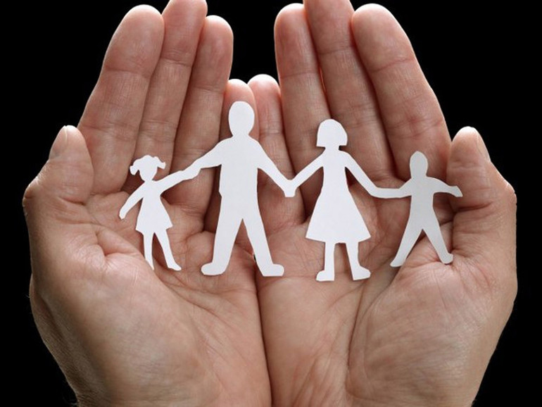 Povertà, più a rischio le famiglie con una persona con malattia rara Povertà, più a rischio le famiglie con una persona con malattia rara