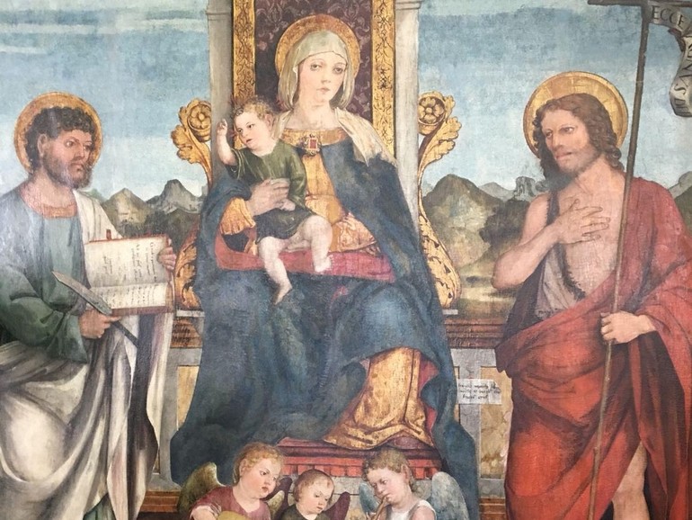 Primolano. Risplende la Madonna in trono Primolano. Risplende la Madonna in trono