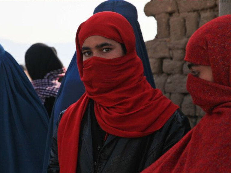 Profughe afghane: dopo la fuga, i primi passi per ricominciare
