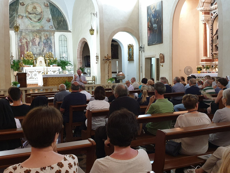 «Re-innamoriamoci di Gesù!». Il vescovo Claudio a Villa del Bosco chiude la visita pastorale nelle parrocchie dell'ex vicariato di Pontelongo