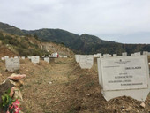 Reggio Calabria: il primo cimitero per i migranti morti nei naufragi. Mons. Morrone: “Riconosciuti almeno nella morte”
