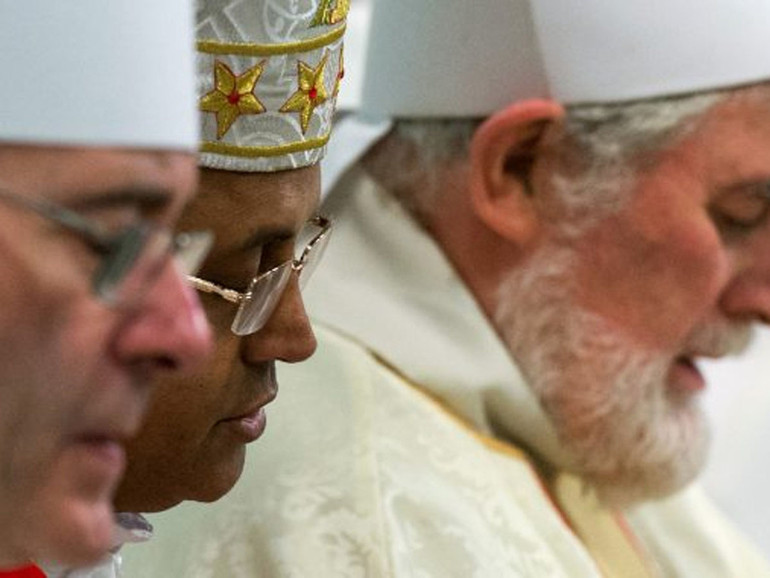 Regno Unito: i vescovi sul piano del governo per uscire dal lockdown, “non riconosce i bisogni spirituali della comunità cattolica”
