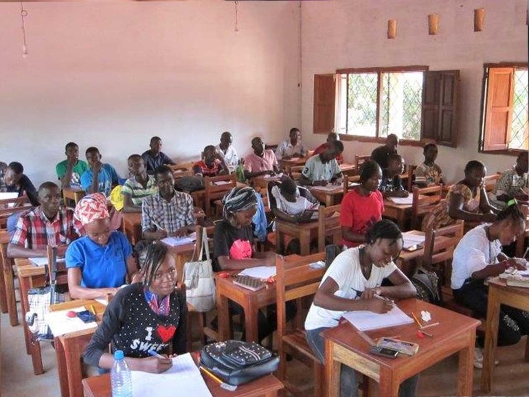 Repubblica Centrafricana: Bangui, grazie ai fondi 8×1000 nata la Scuola Agricola Carmel e sostenuto il complesso pediatrico
