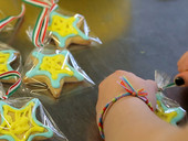 (Ri)uscimmo a mangiar le stelle: la domenica di Pasqua gli ospiti delle Cucine riceveranno le stelle-biscotto come dolce augurio