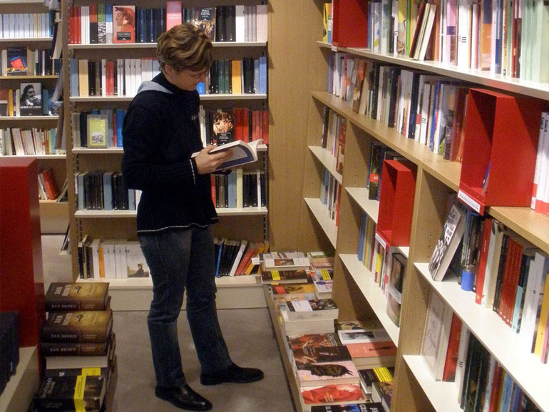Riaprono le librerie Gregoriana. Quel profumo di libri che si fa sentire anche al telefono Riaprono le librerie Gregoriana. Quel profumo di libri che si fa sentire anche al telefono