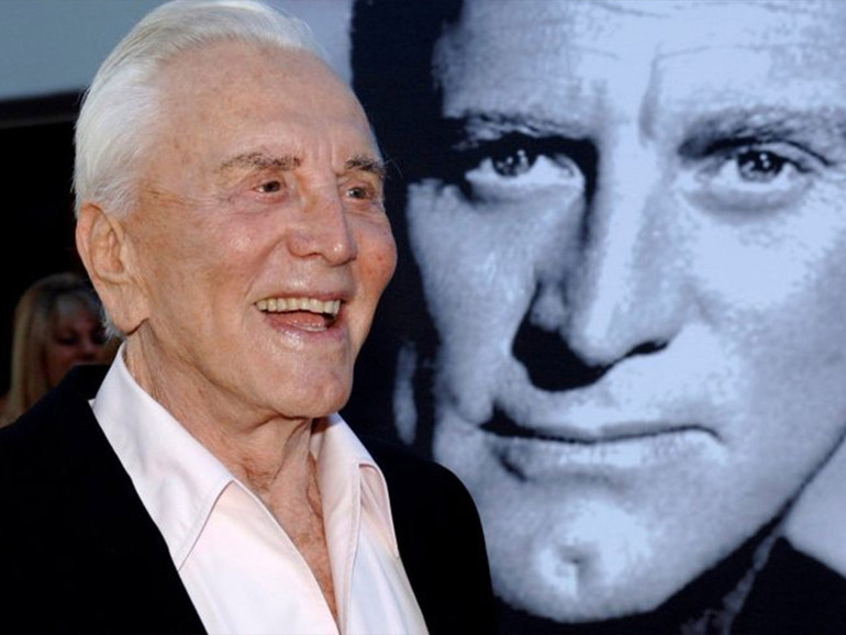 Ricordando Kirk Douglas, leggenda centenaria di Hollywood