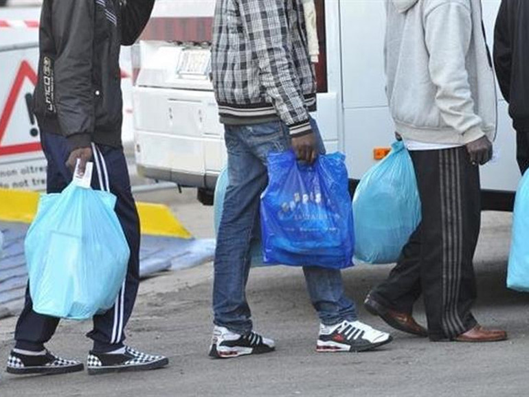 Rifugiati, Unhcr: “Il numero di reinsediamenti nel 2020 sarà tra i più bassi mai registrati”