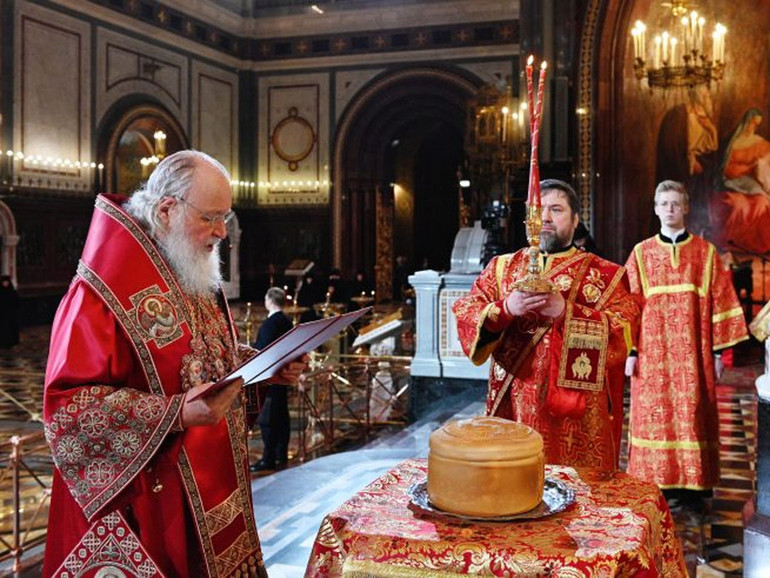 Russia. Mons. Pezzi (Mosca): “Pasqua ortodossa a porte chiuse in risposta agli appelli del Patriarca Kirill”