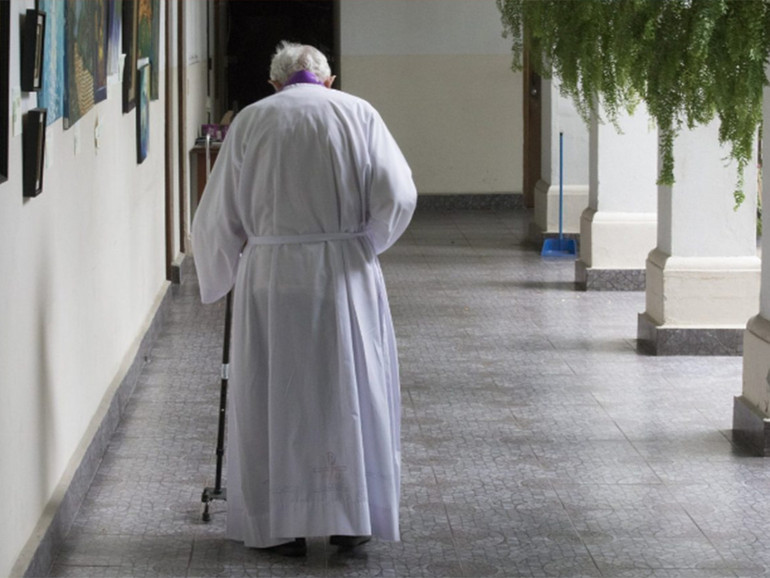 Sacerdoti anziani preziosi per la Chiesa