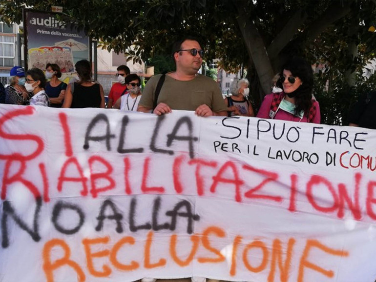 Salute mentale, a Palermo sit-in di familiari, utenti e operatori