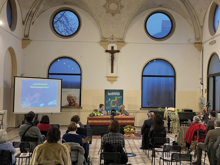 «Sbocciano i germogli». L'incontro del vescovo Claudio con gli accompagnatori dei genitori dell'Iniziazione cristiana «Sbocciano i germogli». L'incontro del vescovo Claudio con gli accompagnatori dei genitori dell'Iniziazione cristiana