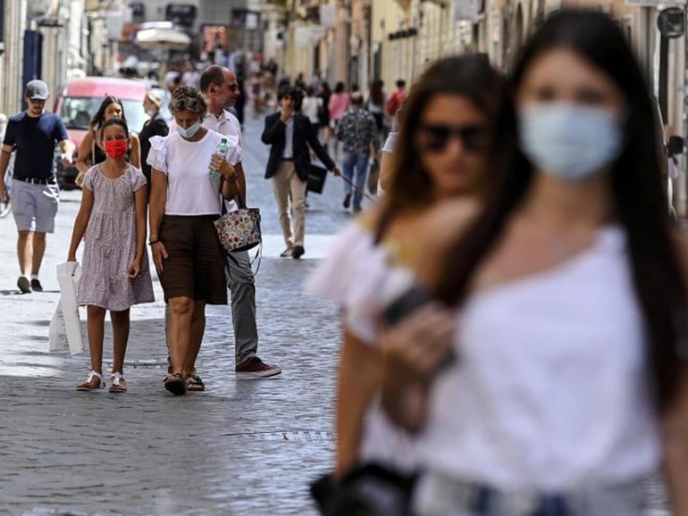 Se manca un traguardo. Un anziano sociologo e un giovane filosofo di fronte a una società in crisi