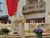 "Signore, ci siamo!". L'omelia del vescovo Claudio nella Santa Messa del Crisma con la benedizione degli oli