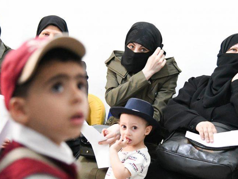 Siria: con Binan ed Elia tra i bambini invisibili e i figli dell’Isis Siria: con Binan ed Elia tra i bambini invisibili e i figli dell’Isis